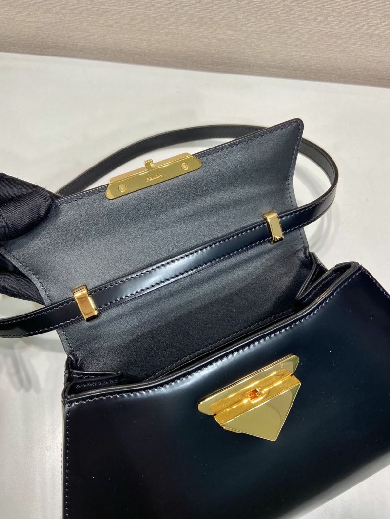 Pra*a hobo bags